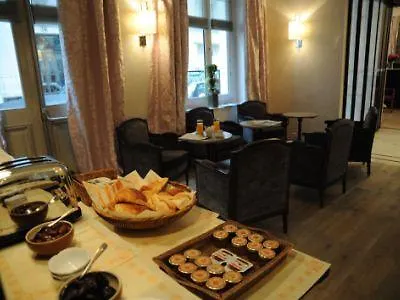 Hotel Magda Champs Elysées 3*