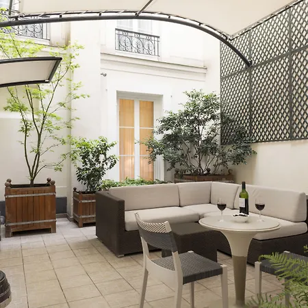 Magda Champs Elysées Paris