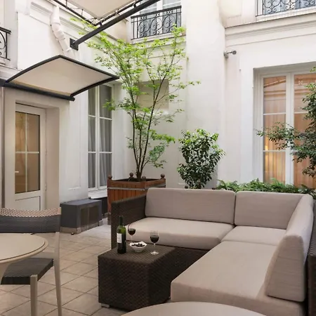 Magda Champs Elysées