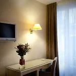 Magda Champs Elysees Hotel 3*