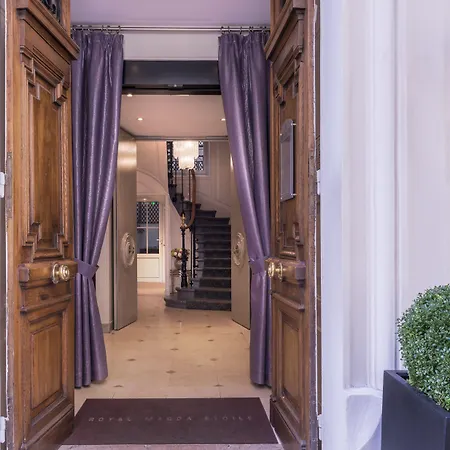 Magda Champs Elysees 3* パリ