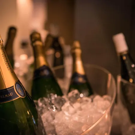 Magda Champs Elysees 3* パリ