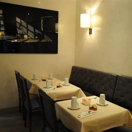 Magda Champs Elysées Parigi