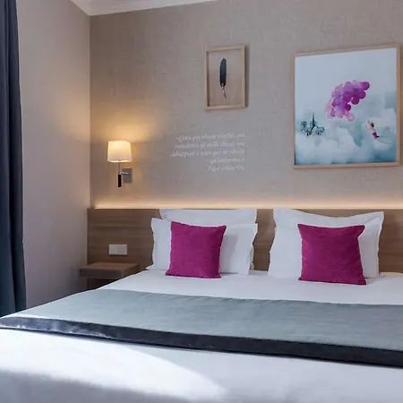 Magda Champs Elysees