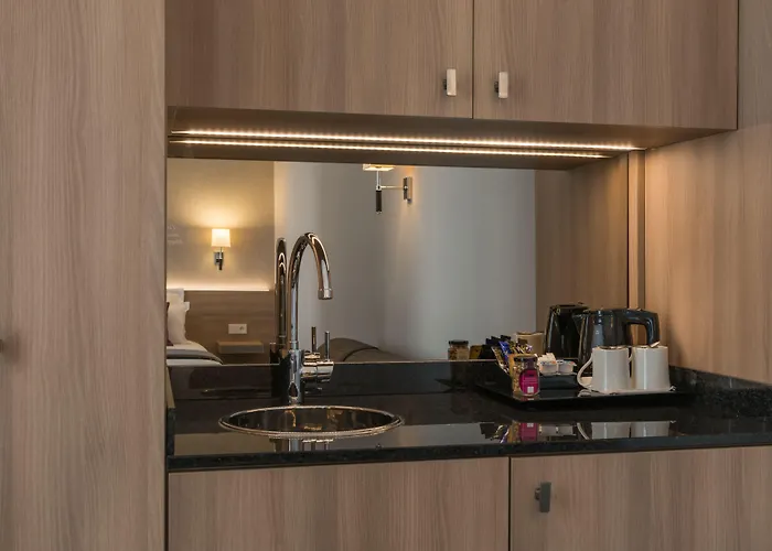 Magda Champs Elysees 3* 파리