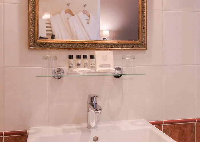 Magda Champs Elysees Paris