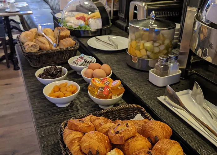 Magda Champs Elysees