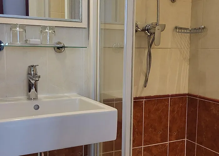 Magda Champs Elysees