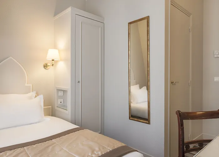 Magda Champs Elysees 3* 파리