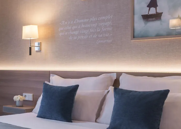 Magda Champs Elysées Parigi