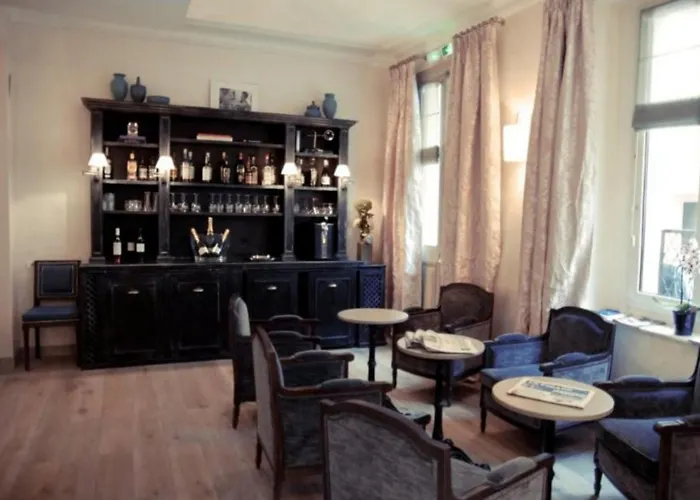 Hotel Magda Champs Elysées 3*